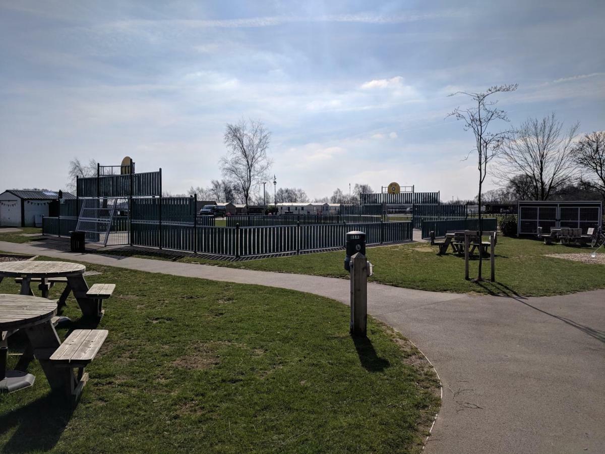 Hôtel P&D'S Pearl Caravan At Tattershall Lakes Country Park Extérieur photo