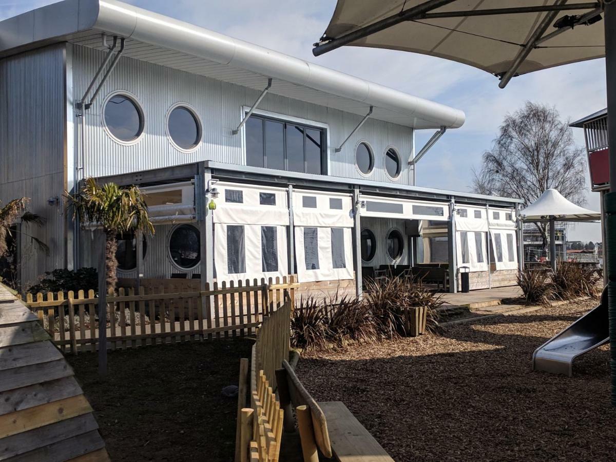 Hôtel P&D'S Pearl Caravan At Tattershall Lakes Country Park Extérieur photo