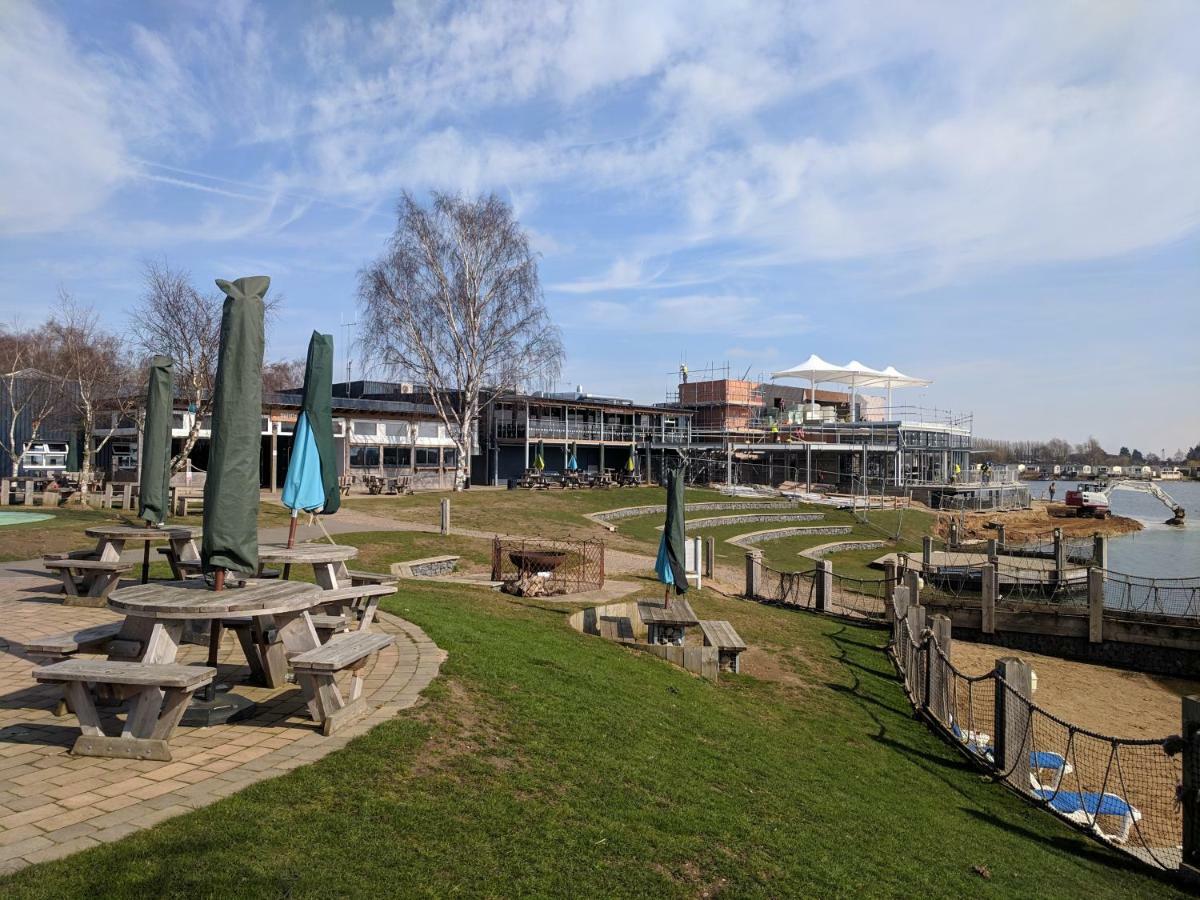 Hôtel P&D'S Pearl Caravan At Tattershall Lakes Country Park Extérieur photo